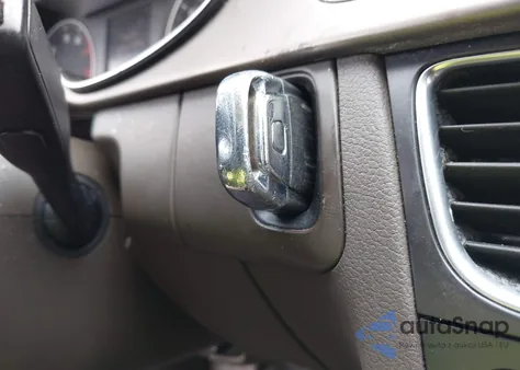 2014 Audi A4 2.0T Premium из США, поврежденный, VIN WAUBFAFL8EA047175